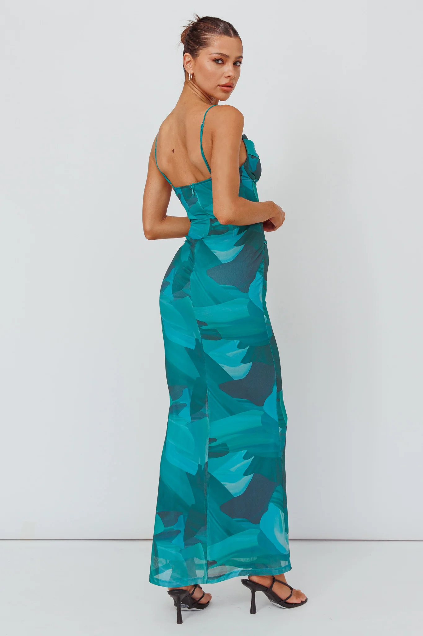 4697-teava-laced-waist-maxi-dress-abstract-green-2.webp Teava Laced Waist Maxi Dress Abstract Green
