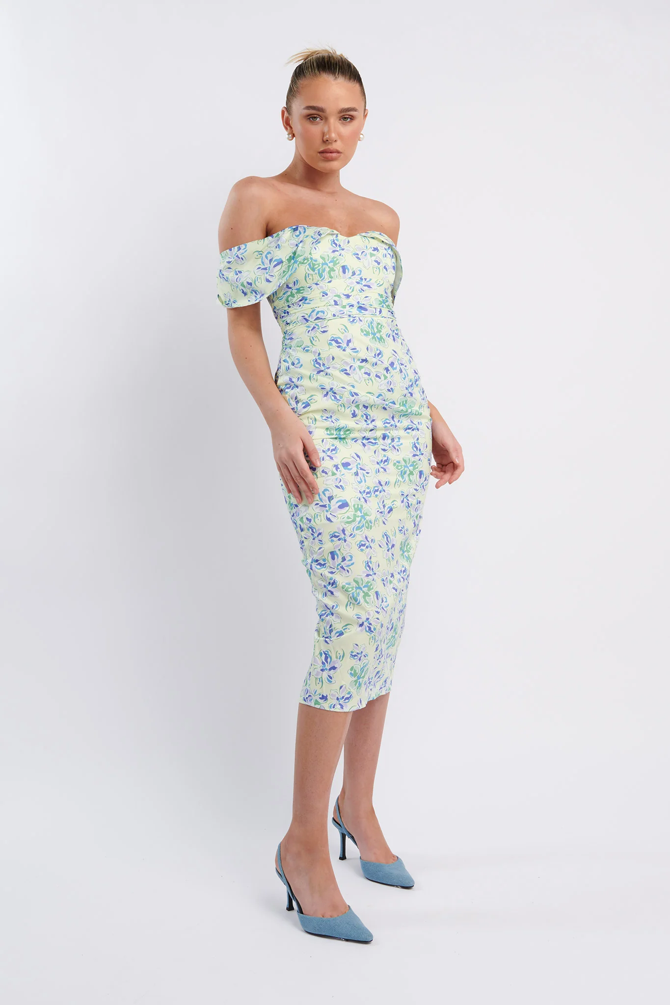 6350-lillianne-off-shoulder-midi-dress-floral-blue-1.webp Lillianne Off-Shoulder Midi Dress Floral Blue