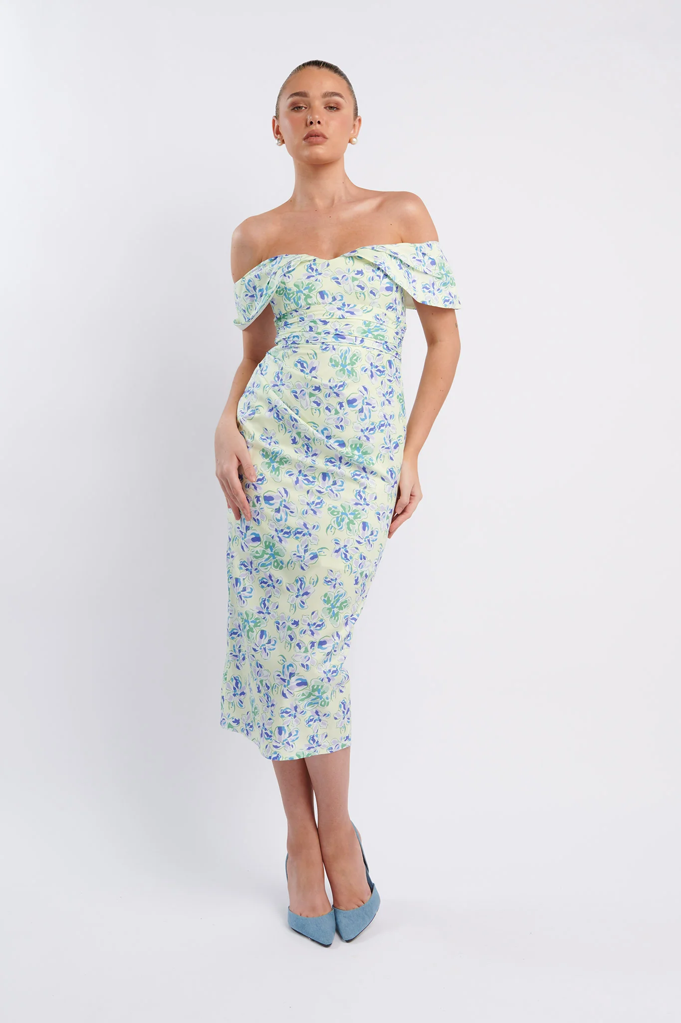 6350-lillianne-off-shoulder-midi-dress-floral-blue-5.webp Lillianne Off-Shoulder Midi Dress Floral Blue