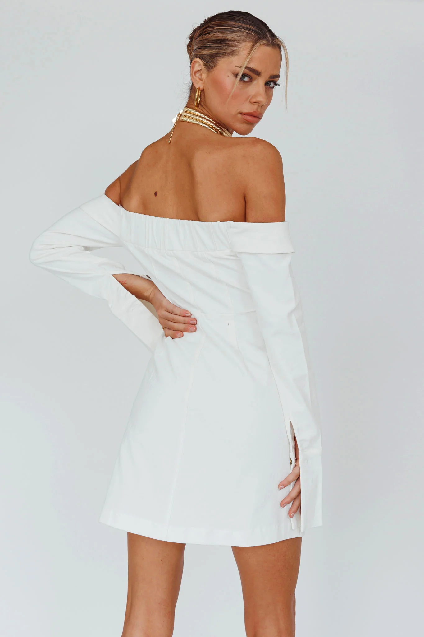 6977-tamra-long-sleeve-off-shoulder-zip-dress-white-2.webp Tamra Long Sleeve Off-Shoulder Zip Dress White